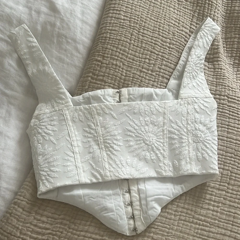 White embroidered corset style crop top size 0 Y2K Cottagecore - Picture 2 of 2